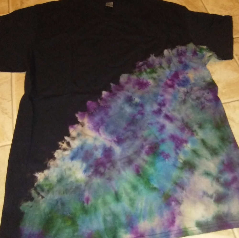 Reverse tye dye